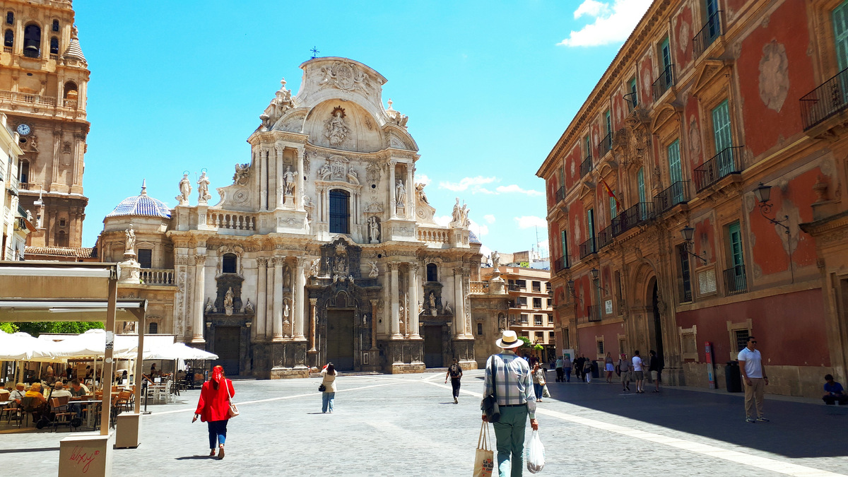 La plaza de la catedral de Murcia